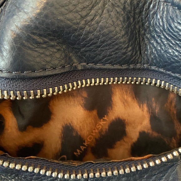 B. Makowsky Leather handbag with dustcover - Picture 5 of 6